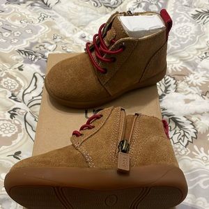 NWT Ugg baby shoes, Kristjan chukka style size 6